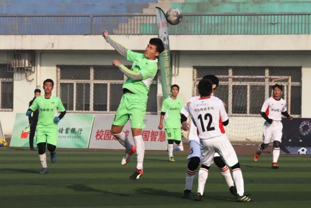 王哲林消极行为引发争议 上海不敌福建1胜3负